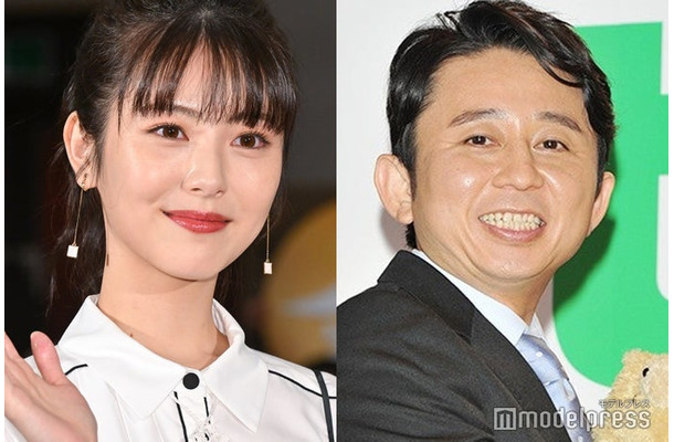 浜辺美波、有吉弘行（C）モデルプレス