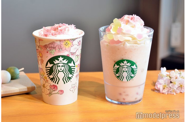 （右から）花見だんご フラペチーノ、花見 さくら クリーム（C）モデルプレス