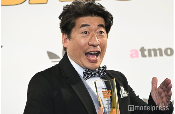 「atmos presents SNEAKER BEST DRESSER AWARD 2024」に登場した寺門ジモン（C）モデルプレス