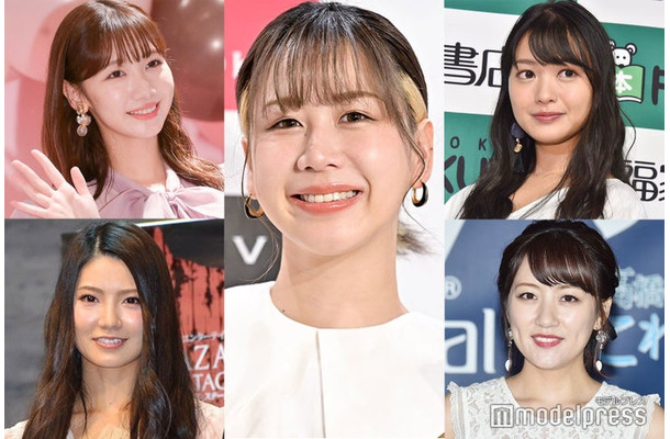 （左から時計回りに）柏木由紀、大家志津香、北原里英、高橋みなみ、倉持明日香（C）モデルプレス