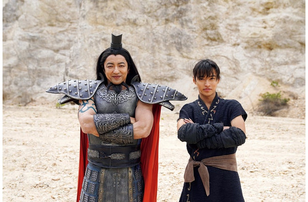 大沢たかお、山崎賢人（C）原泰久／集英社　（C）2024映画「キングダム」製作委員会