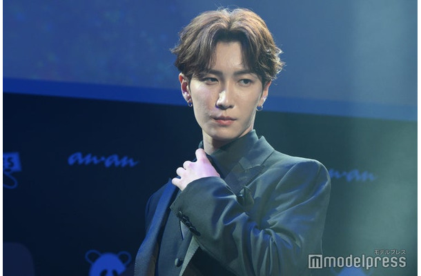 生配信されていることを知らない渡辺翔太（C）モデルプレス