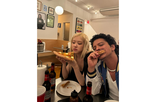 ROSE（ロゼ）、ブルーノ・マーズ／ROSE（ロゼ）Instagramより