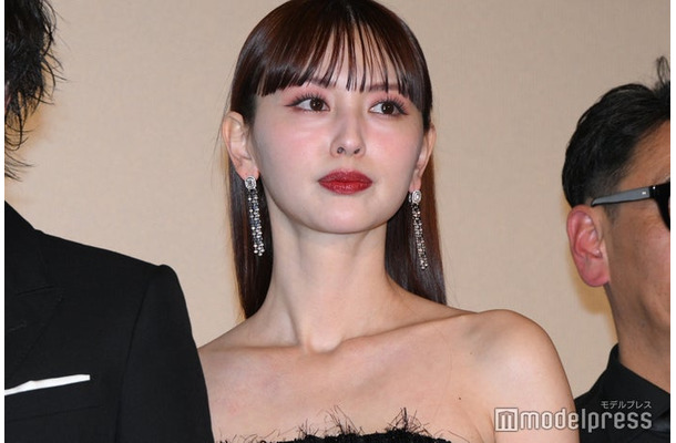 「女神降臨」完成披露試写会に出席した鈴木えみ（C）モデルプレス