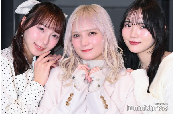 モデルプレスのインタビューに応じた塩川莉世／SWEET STEADY、宮野静／CANDY TUNE、真鍋凪咲／CUTIE STREET（C）モデルプレス