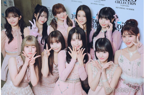 ME:I（左上から時計回り）COCORO、KOKONA、SUZU、MIU、RINON、RAN、SHIZUKU、MOMONA、KEIKO、AYANE　※TSUZUMIは欠席（C）モデルプレス