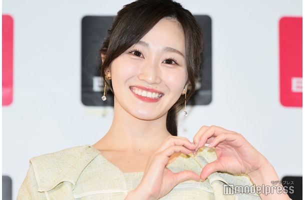 発売記念プレス取材会に出席した潮紗理菜（C）モデルプレス