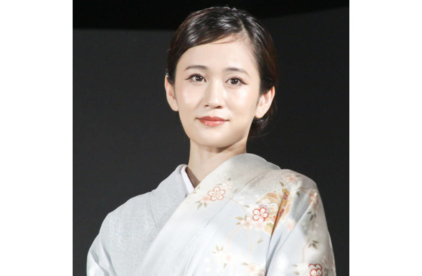 「レア過ぎて涙」前田敦子、松井玲奈との美麗SHOTにファン大歓喜「胸熱すぎます！」