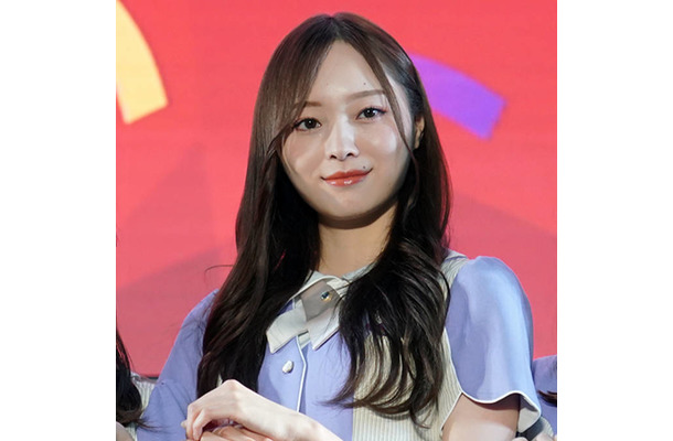乃木坂46梅澤美波、サングラス姿のリラックスSHOTに反響「横顔綺麗すぎない？」「どえらい美人」