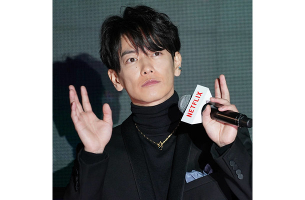 「もぐもぐ可愛い」佐藤健、自然体な笑顔がこぼれるお食事SHOTに反響「最高です」
