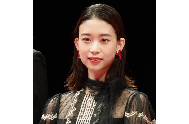 “芸能活動15周年”森川葵、魅力が詰まった笑顔SHOTに反響「素敵なお写真！！」「可愛すぎます」