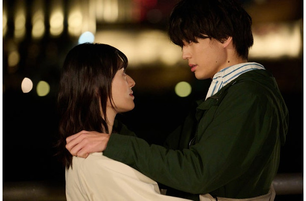 栗山千明、伊藤健太郎「彼女がそれも愛と呼ぶなら」第1話（C）YTV
