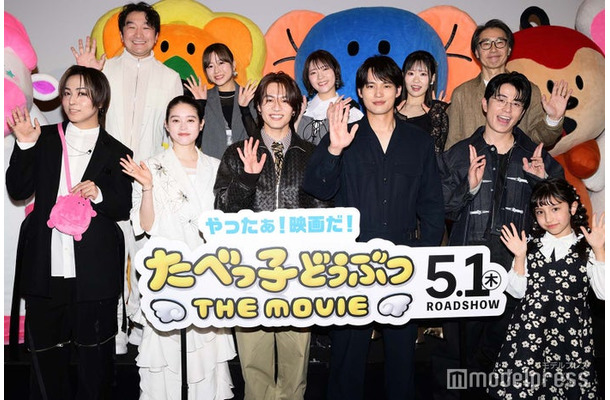 （後列左から）池田テツヒロ氏、水瀬いのり、小澤亜李、東山奈央、竹清仁監督（前列左から）蒼井翔太、高石あかり、松田元太、水上恒司、藤森慎吾、大野りりあな（C）モデルプレス