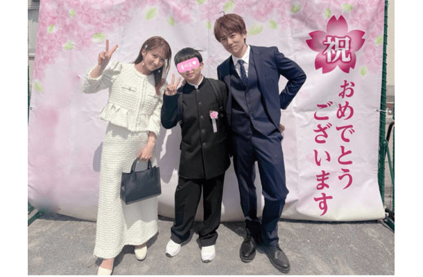 第5子妊娠中の辻希美、学ラン姿の次男とパシャリ！中学入学にしみじみ「本当に不思議な気持ちになります」