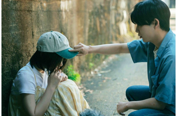當真あみ、長尾謙杜（C）2025 映画「おいしくて泣くとき」製作委員会