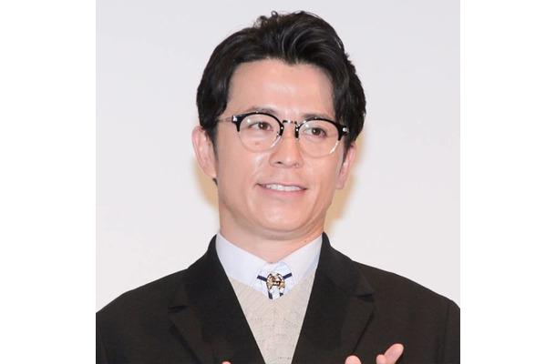 「寝返り達成」藤森慎吾、生後5ヶ月を迎えた娘とパシャリ！親子SHOTに「素敵なパパさん」「かわいすぎる」の声
