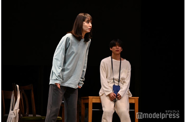 長澤まさみ、松島聡「Bunkamura Production 2025『おどる夫婦』」ゲネプロより（C）モデルプレス