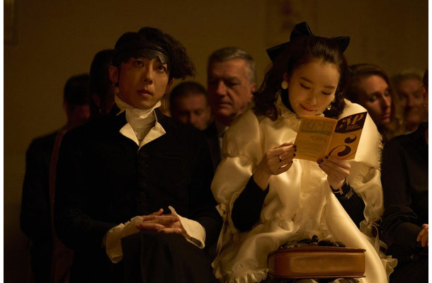 高橋一生、飯豊まりえ（C）2025「岸辺露伴は動かない　懺悔室」製作委員会（C）LUCKY LAND COMMUNICATIONS／集英社