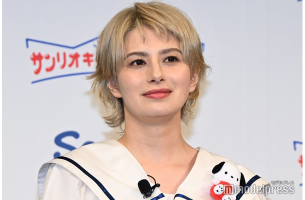 「2025年サンリオキャラクター大賞」開幕イベントに出席したホラン千秋（C）モデルプレス