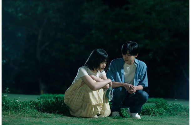 當真あみ、長尾謙杜（C）2025 映画「おいしくて泣くとき」製作委員会