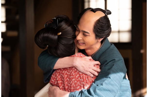 小芝風花、横浜流星「べらぼう～蔦重栄華乃夢噺～」第14話（C）NHK