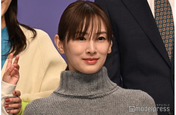 阿部亮平を「先生」呼びする北川景子（C）モデルプレス