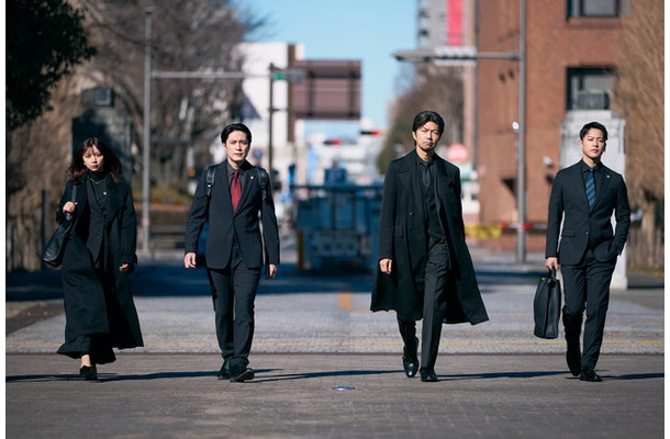 上白石萌歌、間宮祥太朗、仲村トオル、三山凌輝「イグナイト -法の無法者-」第1話（C）TBS