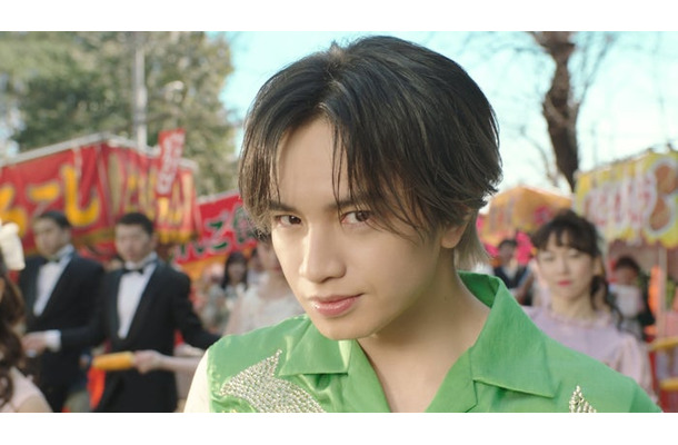 中島健人／新TVCM「帰ってきたダンスコーン」篇より（提供写真）
