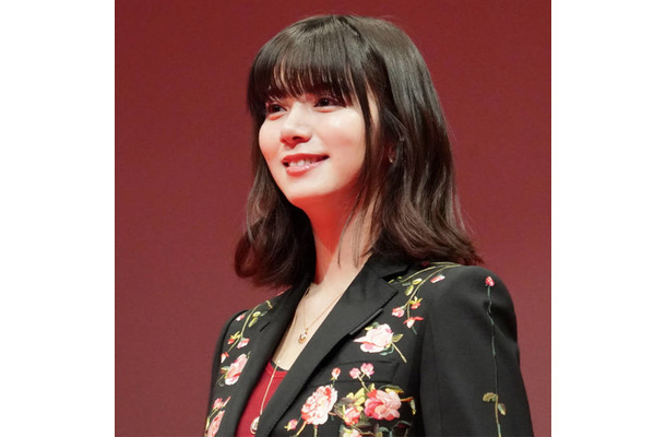池田エライザ、アイナ・ジ・エンドとの顔寄せSHOTに反響「お顔がおしゃれすぎ」「素敵な関係」