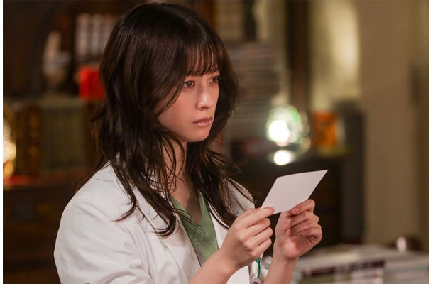 橋本環奈「天久鷹央の推理カルテ」第4話（C）テレビ朝日