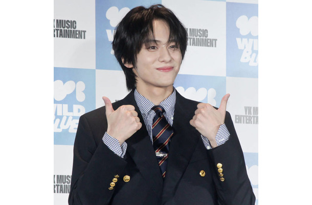 山下幸輝、金髪に！メガネをかけた最新SHOTに絶賛の声「ビジュ良すぎて頭抱える」「ときめきが止まりません」