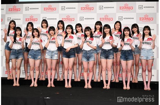 「ミスマガジン2025」ベスト16が勢揃い／（上段左から）鶴見りあ、戸澤未徠、江下晏梨、中司愛子、まるやそら、可児愛梨、百瀬百花、杉井みぃ（下段左から）桜庭奈緒、太田しずく、田之端ひなた、晴こころ、愛梨ここ、冨永実里、中畑里捺、永岡ゆきね（C）モデルプレス