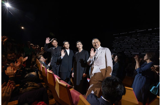 李相日監督、吉沢亮、横浜流星、渡辺謙（C）KAZUKO WAKAYAMA