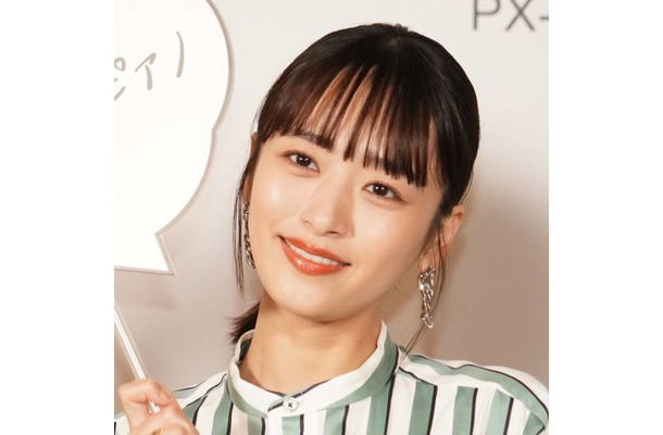 近藤千尋、長女との現場SHOT＆デニムコーデに反響「素敵で可愛い」「めちゃくちゃおしゃれ」