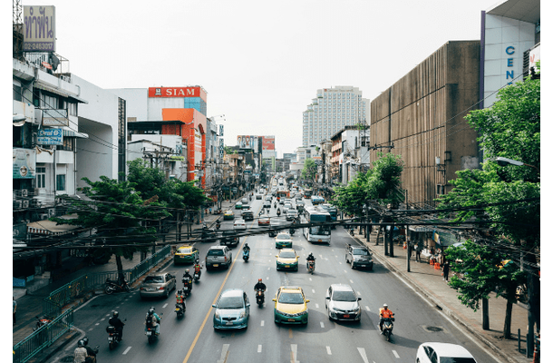 【タイ旅行】道端で寝る人を見かけ…→外で寝る理由を知った瞬間「理解が深まった」
