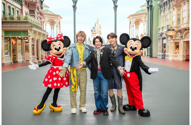 ミニーマウス、藤澤涼架、大森元貴、若井滉斗、ミッキーマウス（C）Disney