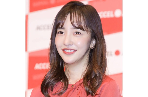板野友美「めっちゃ綺麗に」お気に入りのファンデーションブラシを紹介