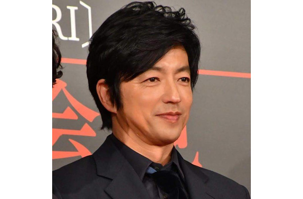 「この笑顔はズルすぎる」大沢たかお、カジュアルコーデの自然体SHOTにファン悶絶「カッコ良すぎてメロメロ」