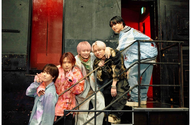 WhiteA／超特急シューヤ1st写真集「TRENTE」収録カット（C）SDP