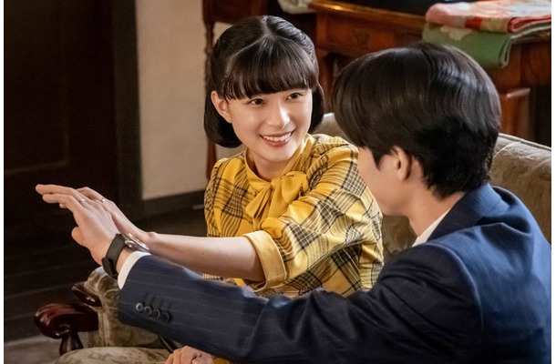 芳根京子、本田響矢（C）フジテレビ