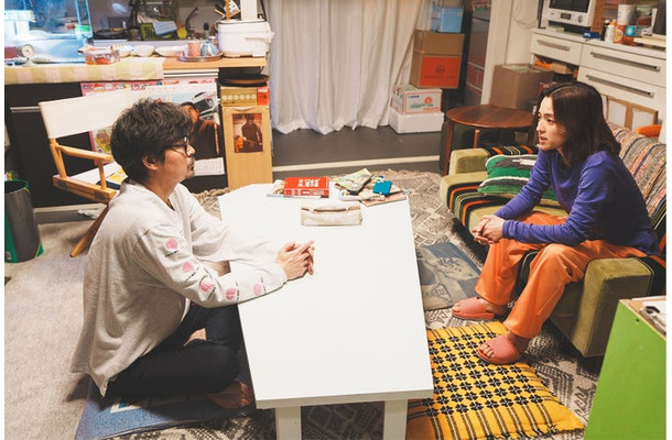 小澤征悦、中村アン「こんばんは、朝山家です。」第1話（C）ABCテレビ