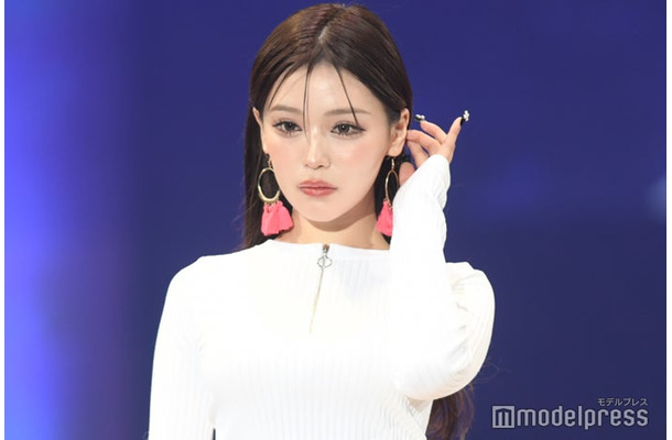 ロングヘアのせいせい（C）モデルプレス