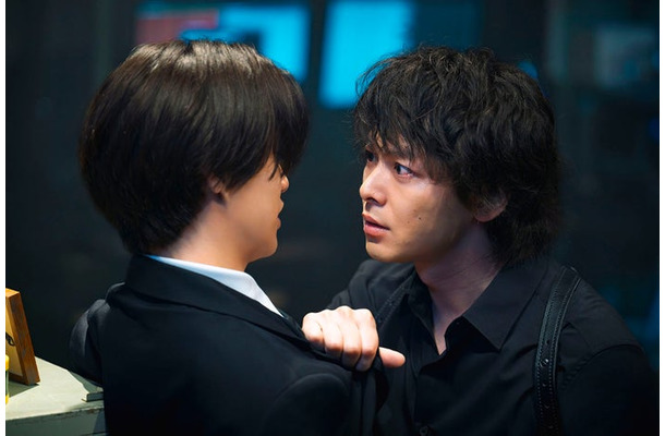 高橋海人、中村倫也「DOPE 麻薬取締部特捜課」第3話（C）TBS