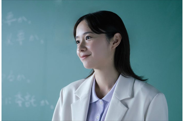 堀田真由「僕達はまだその星の校則を知らない」（C）カンテレ