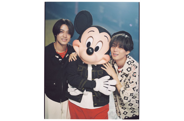 高橋海人、ミッキーマウス、永瀬廉／写真：松岡一哲（C）Disney