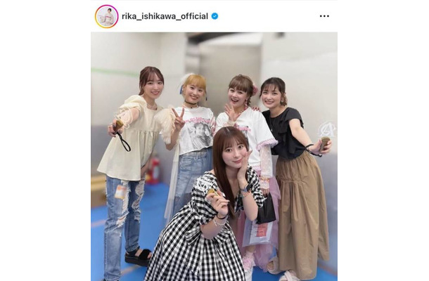 「みんな素敵」石川梨華、“愛ガキ”ライブのモー娘。OG集合写真にファンほっこり「いい表情」「可愛い」