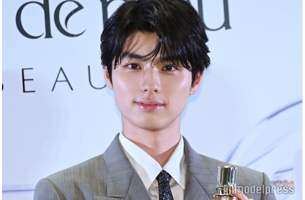 「クレ・ド・ポー ボーテ POPUPイベント」フォトコールに登壇した本田響矢（C）モデルプレス