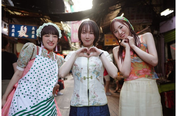 花瀬琴⾳、吉岡里帆、梅澤美波（C）眉⽉じゅん／集英社・映画「九⿓ジェネリックロマンス」製作委員会