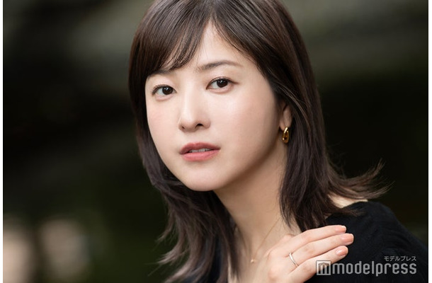 モデルプレスのインタビューに応じた吉高由里子（C）モデルプレス