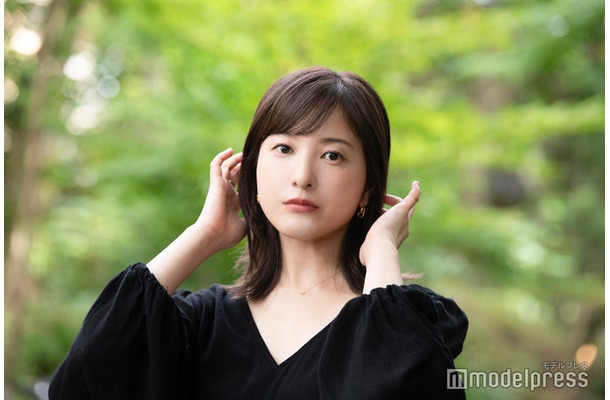 モデルプレスのインタビューに応じた吉高由里子（C）モデルプレス